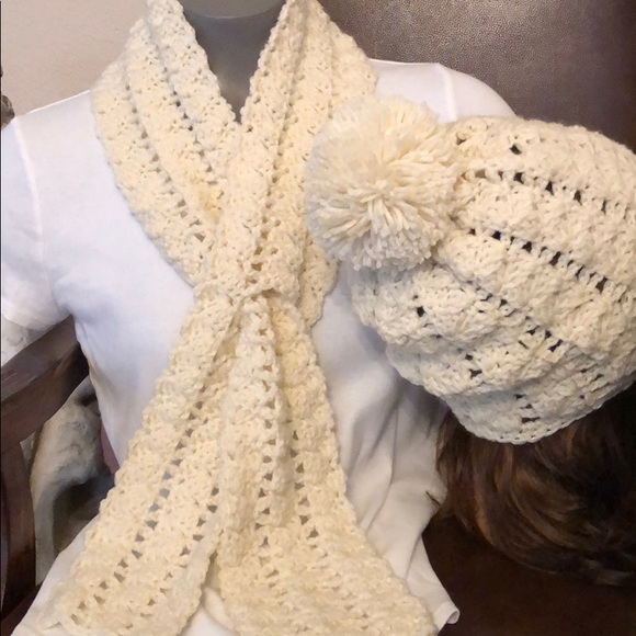 Hand crochet cream color Pom Pom  hat & scarf set - Picture 7 of 7